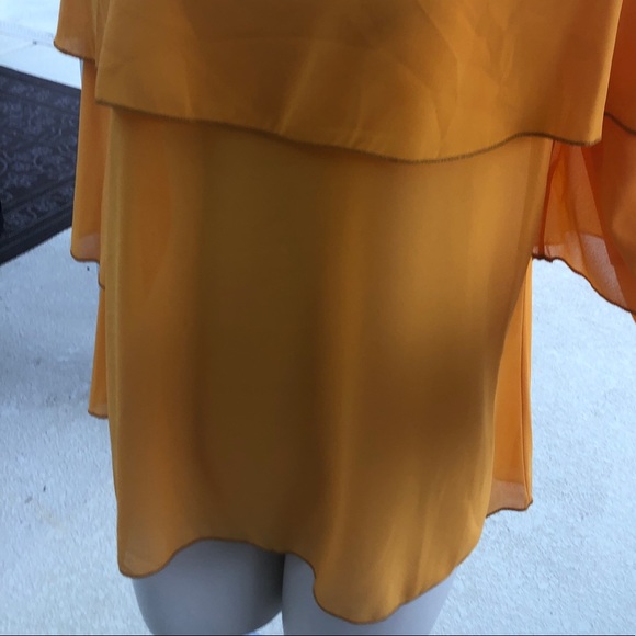 Off the shoulder, tiered sleeve blouse. Size 1X - Picture 3 of 4